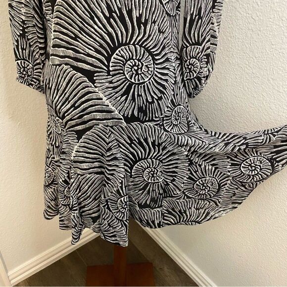 WHBM White Black Fossil Floral Print Midi V Neck AS SEEN ON TV!   SZ 4 - Picture 5 of 11